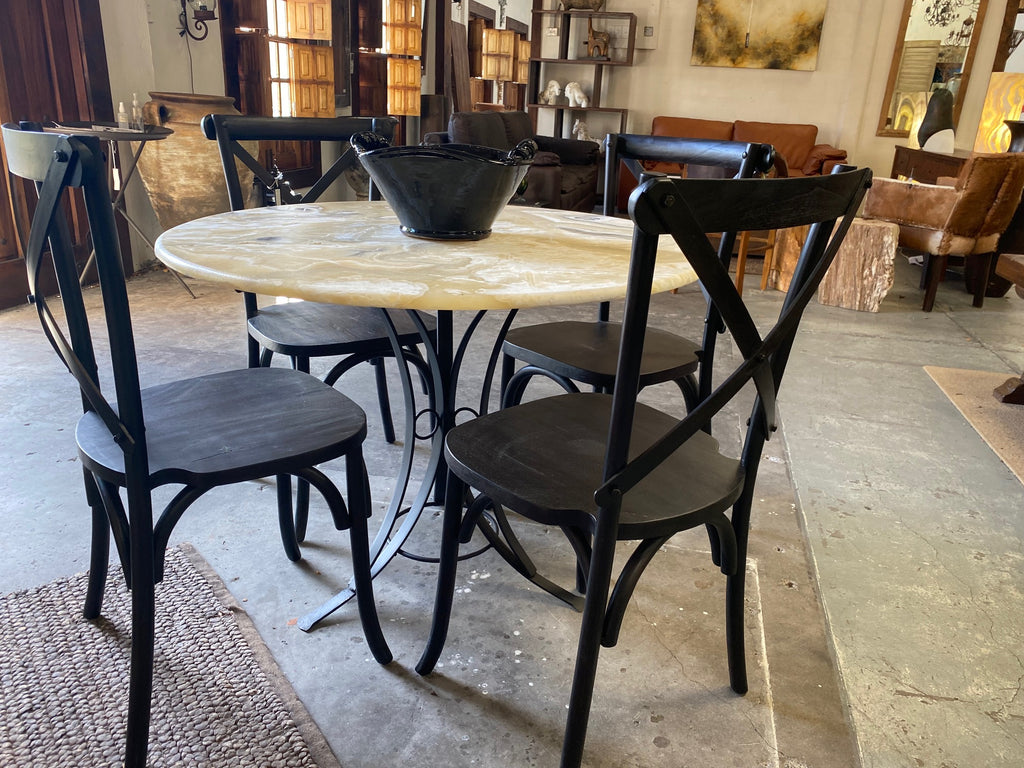 Iron round table and chairs deals